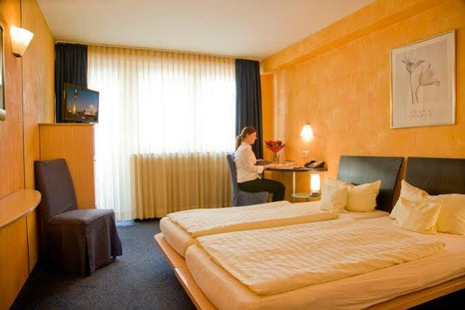 Hotel National דיסלדורף מראה חיצוני תמונה